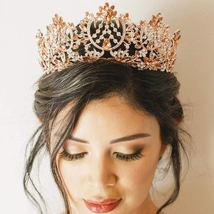 (NEVER USED) Brand new golden rose crown